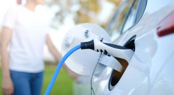 Quanto costa ricaricare un’auto elettrica: le spese