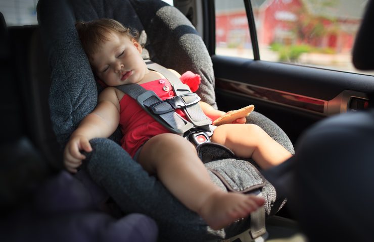 bambini seggiolino auto età