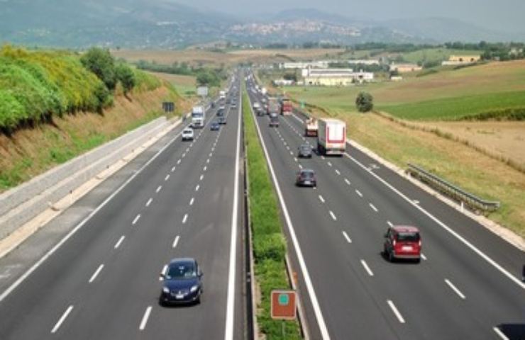 Inversione in autostrada sanzioni