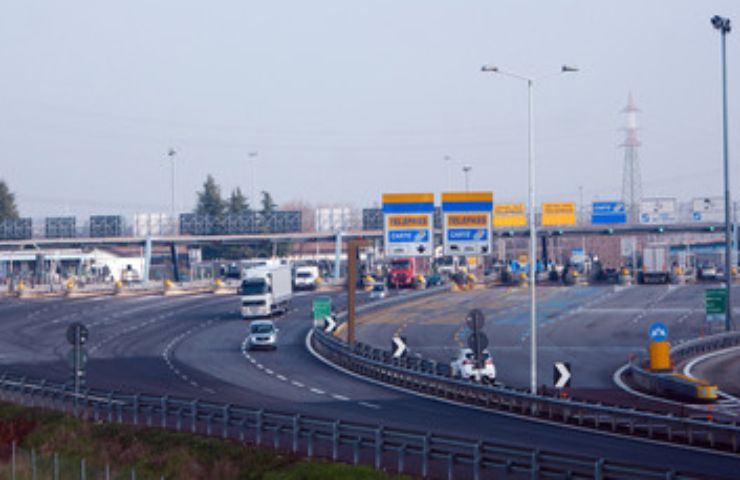 Inversione in autostrada sanzioni