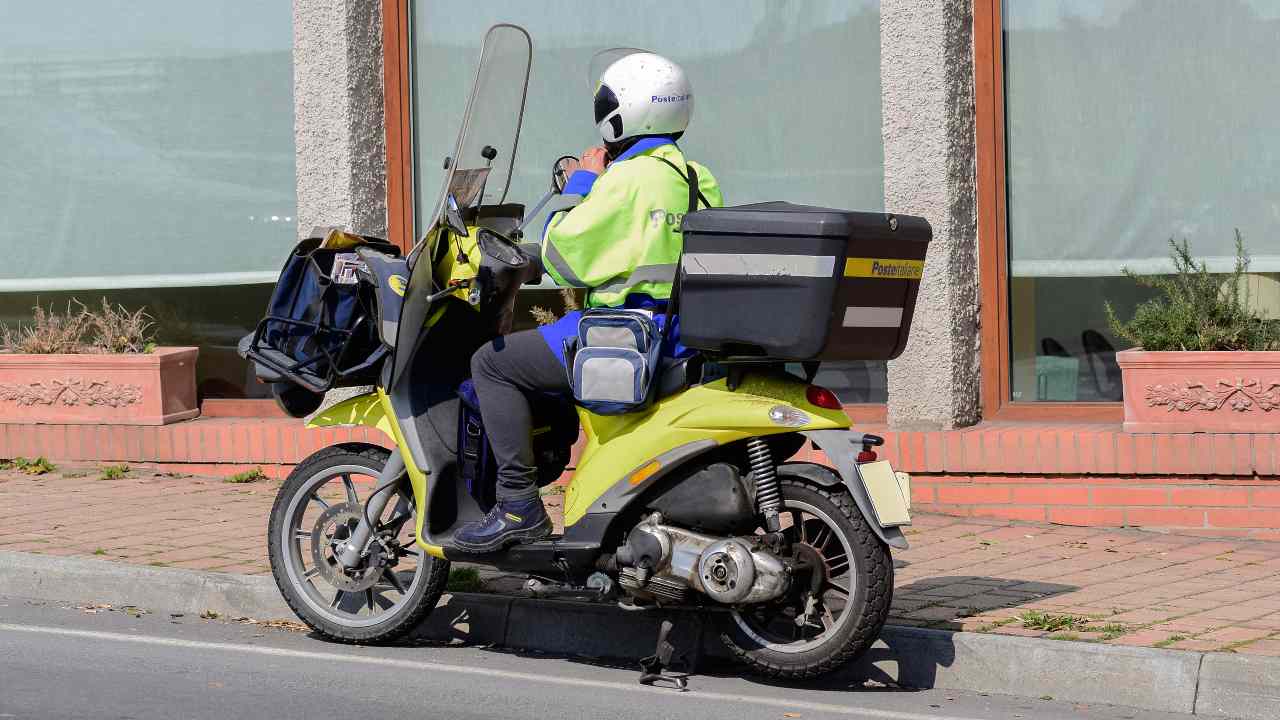 Come lavorare come portalettere per Poste italiane