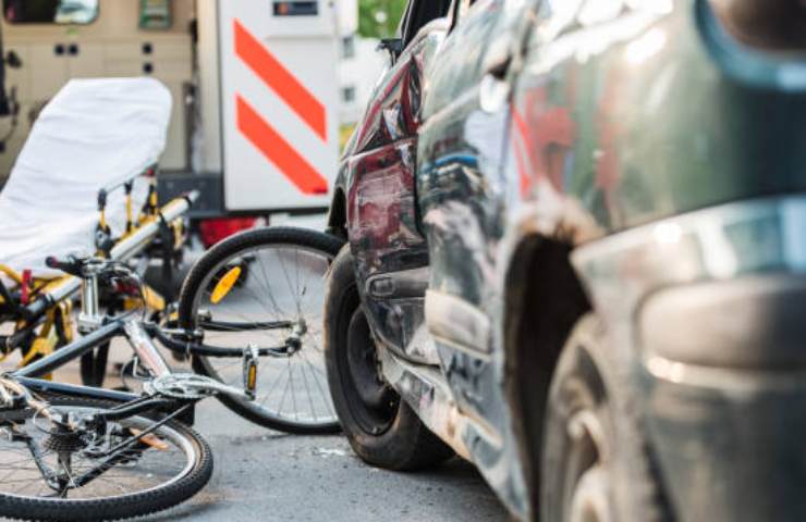 Incidente ciclista responsabilità automobilista