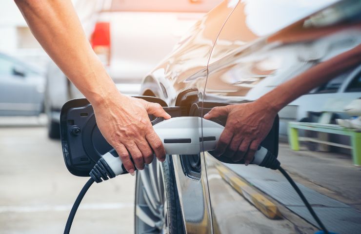 auto elettrica quanto consuma emissioni