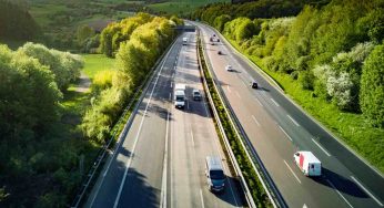 Cosa è sempre vietato fare in autostrada